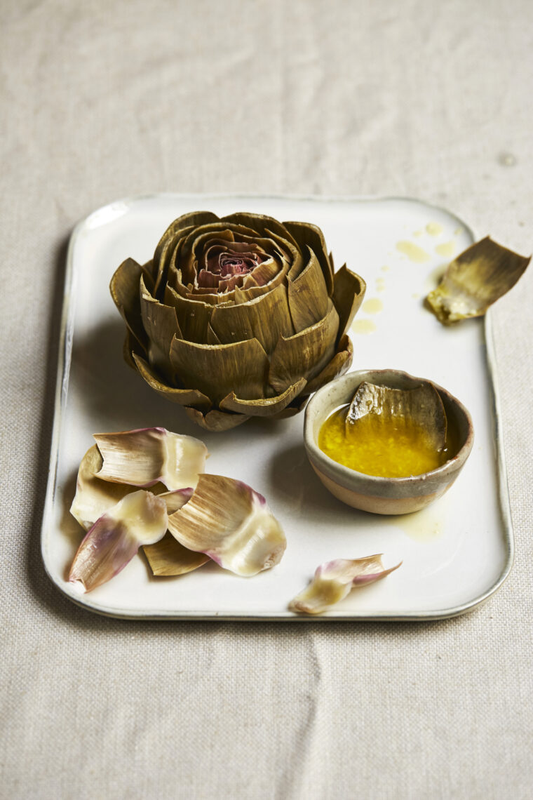 artichoke with garlic and lemon dip