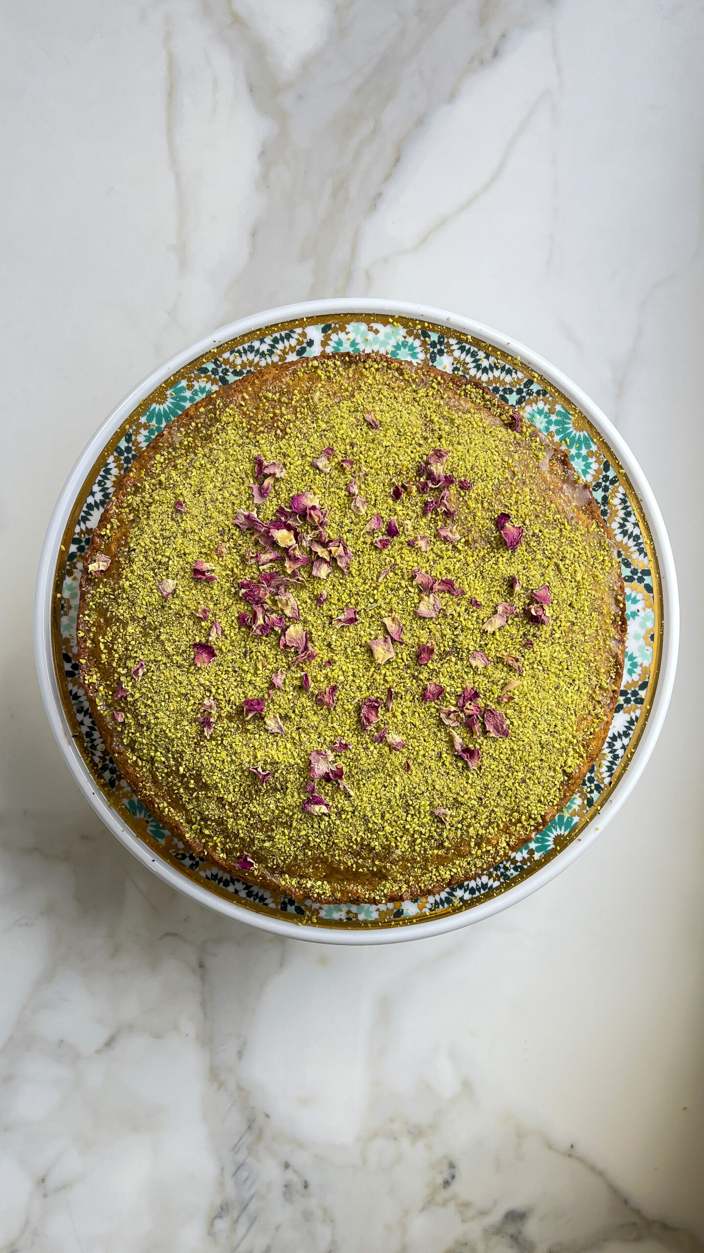 Lemon and Pistachio Cake with a Lemon Glaze