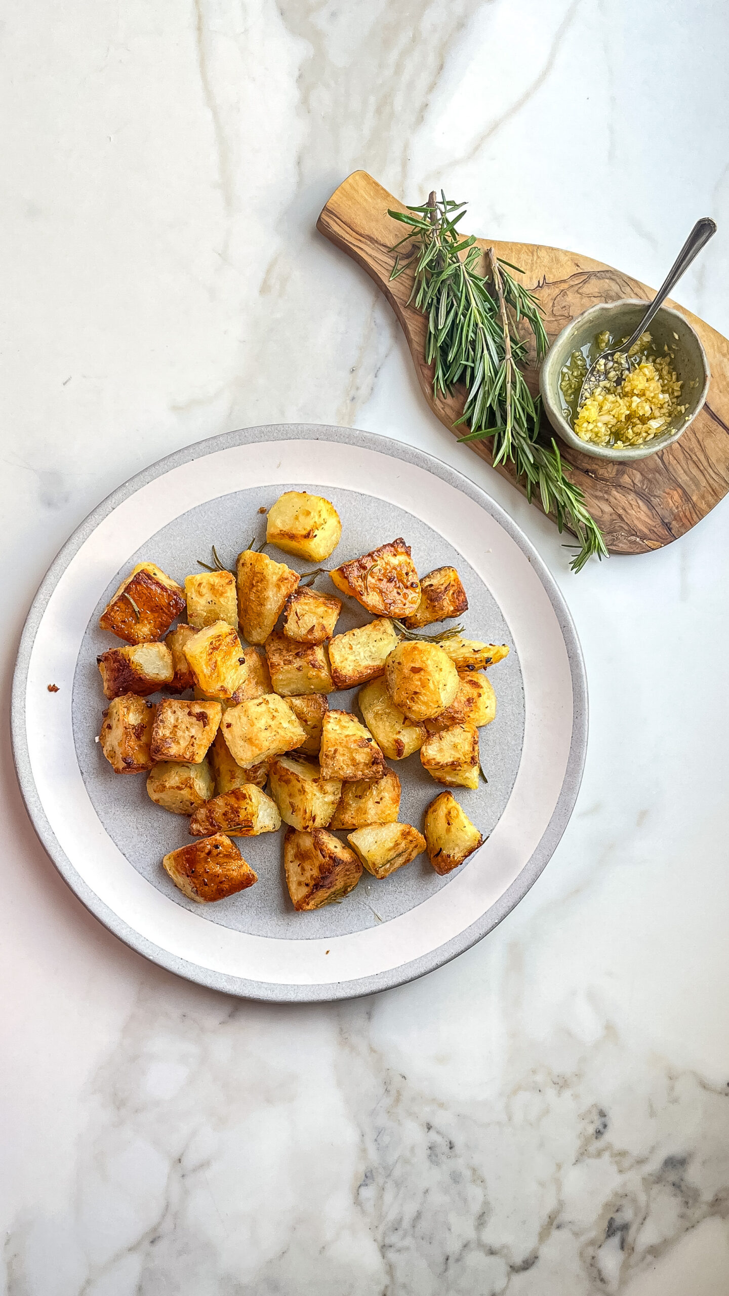 Rosemary Roasted Potatoes: An Easy and Flavourful Side Dish - Cooking ...